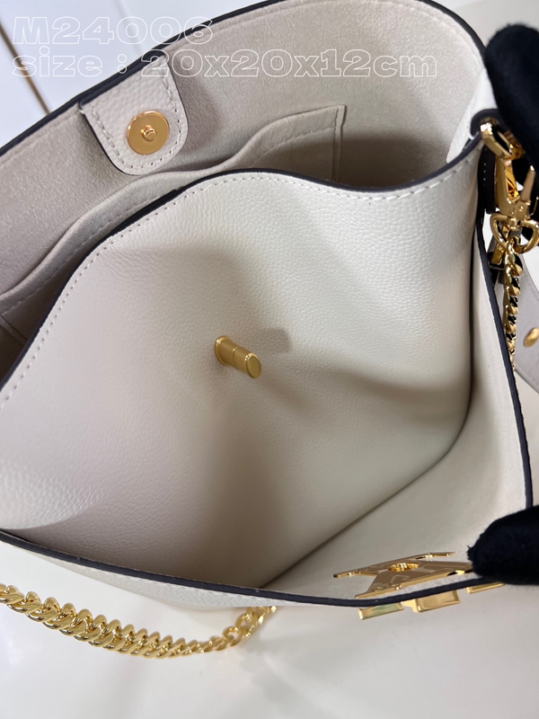 ルイヴィトンバッグ着用イメージ